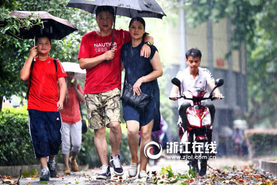 杭城连续7天超38度 傍晚一场大风雨降了温也制