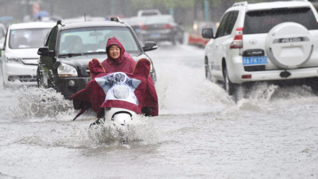 杭州连续降雨 部分道路积水