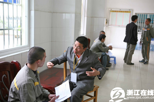 记者对话"牯岭街少年":改造一名未成年犯能挽救一个家族